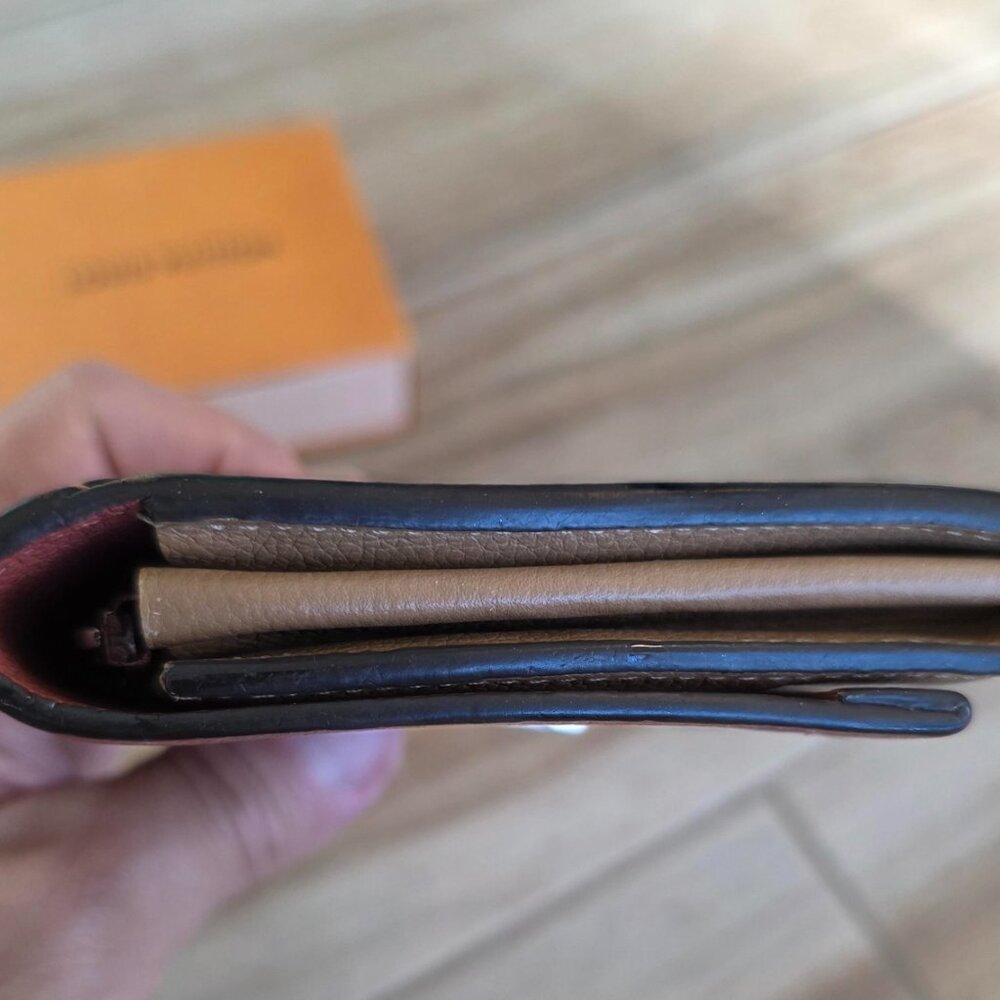 Louis Vuitton Portefeiulle Lock Me II Camel/Mauve Long Wallet - Picture 3 of 8
